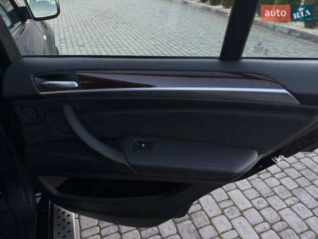Чорний БМВ Х5, об'ємом двигуна 3 л та пробігом 110 тис. км за 12900 $, фото 81 на Automoto.ua