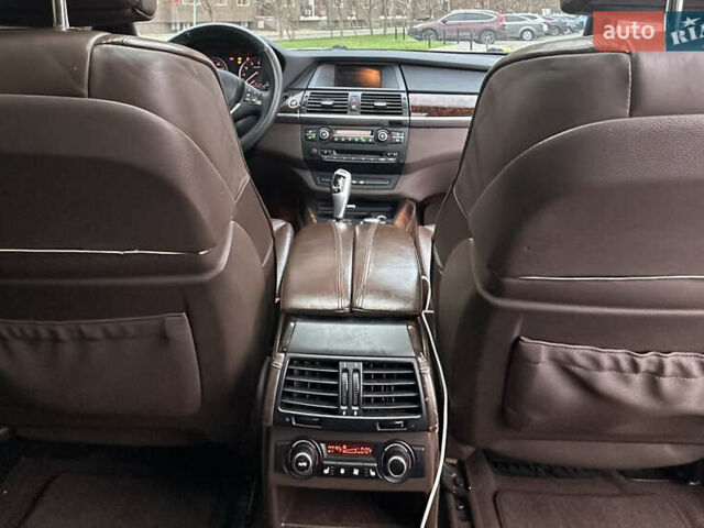 Чорний БМВ Х5, об'ємом двигуна 3 л та пробігом 315 тис. км за 10999 $, фото 16 на Automoto.ua