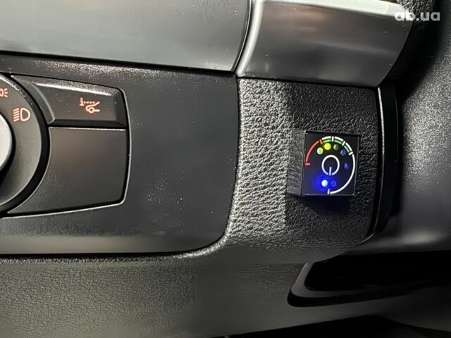 Чорний БМВ Х5, об'ємом двигуна 0 л та пробігом 210 тис. км за 11000 $, фото 6 на Automoto.ua