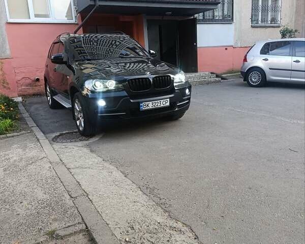 Черный БМВ Х5, объемом двигателя 3 л и пробегом 360 тыс. км за 16000 $, фото 1 на Automoto.ua