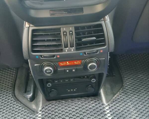 Черный БМВ Х5, объемом двигателя 4.8 л и пробегом 320 тыс. км за 15000 $, фото 1 на Automoto.ua