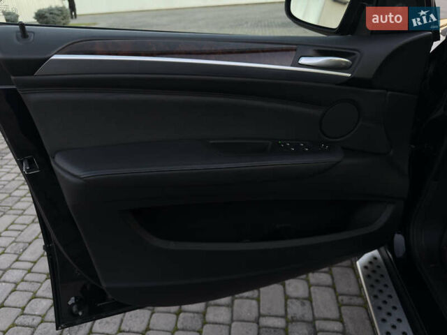 Чорний БМВ Х5, об'ємом двигуна 3 л та пробігом 110 тис. км за 12900 $, фото 48 на Automoto.ua