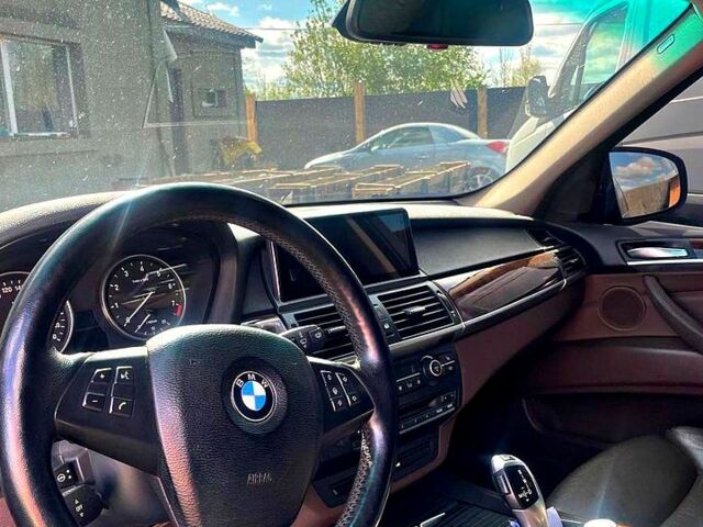 Чорний БМВ Х5, об'ємом двигуна 3 л та пробігом 240 тис. км за 11000 $, фото 2 на Automoto.ua
