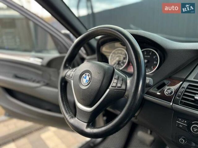 Черный БМВ Х5, объемом двигателя 4.8 л и пробегом 240 тыс. км за 15777 $, фото 8 на Automoto.ua