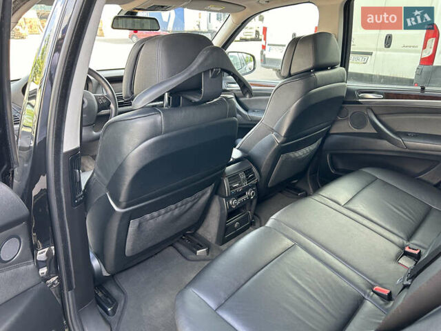 Черный БМВ Х5, объемом двигателя 3 л и пробегом 270 тыс. км за 14000 $, фото 9 на Automoto.ua