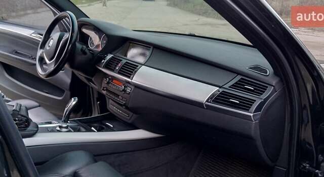 Чорний БМВ Х5, об'ємом двигуна 2.99 л та пробігом 230 тис. км за 15800 $, фото 14 на Automoto.ua