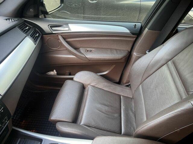 Черный БМВ Х5, объемом двигателя 0 л и пробегом 250 тыс. км за 13800 $, фото 9 на Automoto.ua