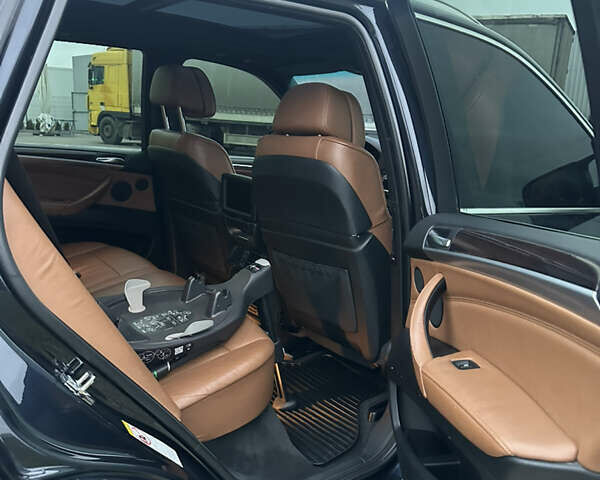 Чорний БМВ Х5, об'ємом двигуна 4.8 л та пробігом 293 тис. км за 12500 $, фото 8 на Automoto.ua