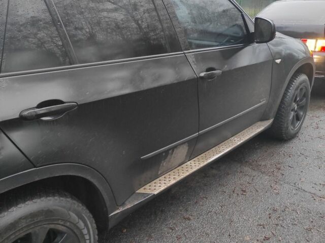 Черный БМВ Х5, объемом двигателя 3 л и пробегом 200 тыс. км за 11500 $, фото 1 на Automoto.ua