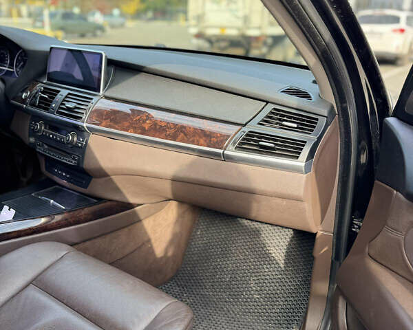 Черный БМВ Х5, объемом двигателя 3 л и пробегом 216 тыс. км за 12000 $, фото 12 на Automoto.ua