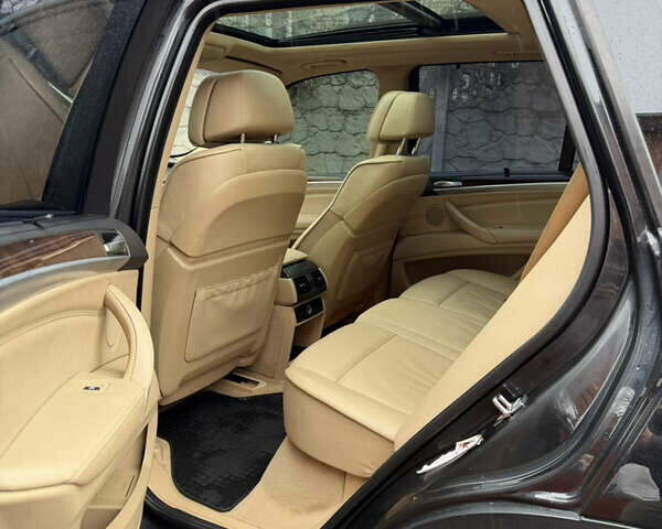 Чорний БМВ Х5, об'ємом двигуна 3 л та пробігом 320 тис. км за 15800 $, фото 12 на Automoto.ua