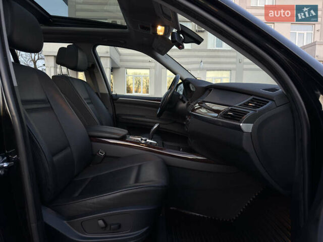 Чорний БМВ Х5, об'ємом двигуна 3 л та пробігом 110 тис. км за 12900 $, фото 101 на Automoto.ua