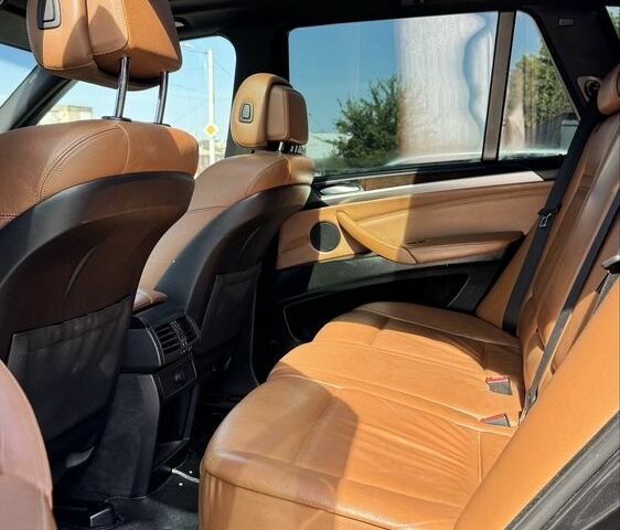 Чорний БМВ Х5, об'ємом двигуна 3 л та пробігом 272 тис. км за 14500 $, фото 14 на Automoto.ua