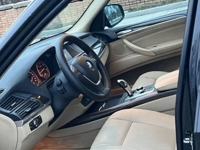 Черный БМВ Х5, объемом двигателя 3 л и пробегом 188 тыс. км за 6300 $, фото 4 на Automoto.ua