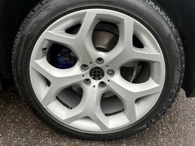 Чорний БМВ Х5, об'ємом двигуна 3 л та пробігом 35 тис. км за 15000 $, фото 5 на Automoto.ua