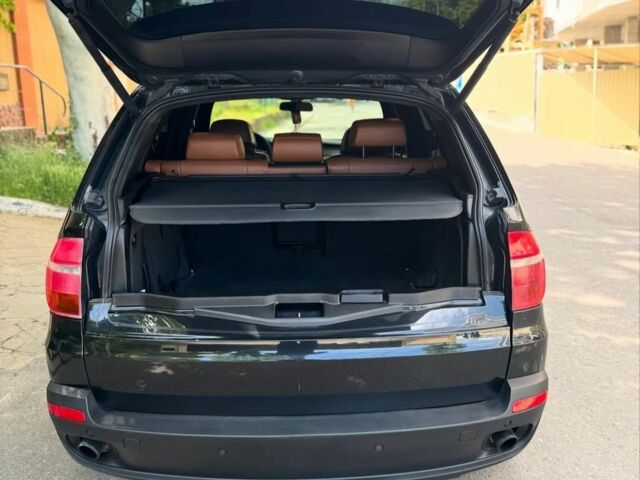 Чорний БМВ Х5, об'ємом двигуна 2.9 л та пробігом 300 тис. км за 16983 $, фото 5 на Automoto.ua