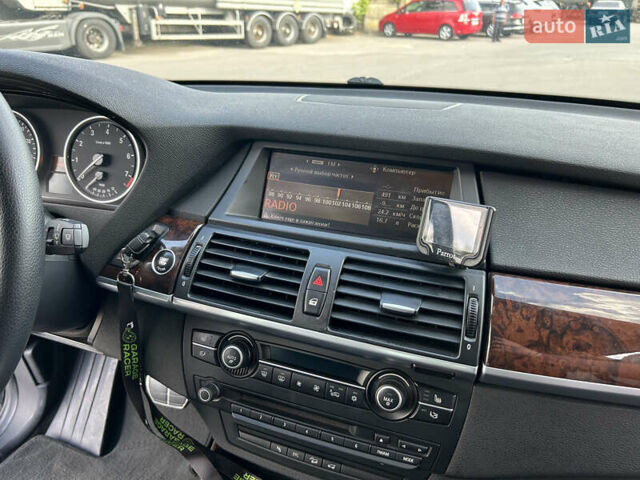 Черный БМВ Х5, объемом двигателя 3 л и пробегом 270 тыс. км за 14000 $, фото 14 на Automoto.ua