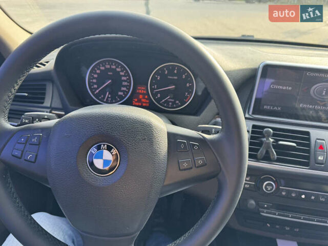 Черный БМВ Х5, объемом двигателя 3 л и пробегом 216 тыс. км за 12000 $, фото 3 на Automoto.ua