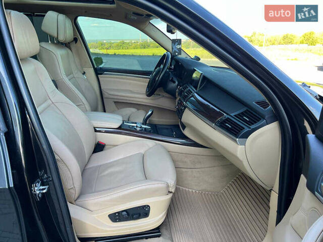 Черный БМВ Х5, объемом двигателя 4.8 л и пробегом 233 тыс. км за 10500 $, фото 18 на Automoto.ua