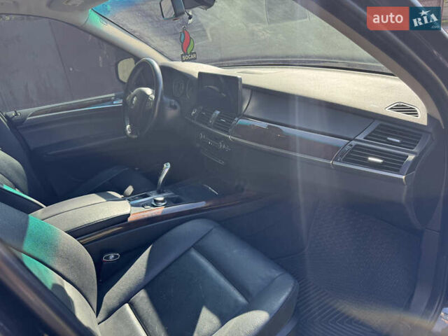 Черный БМВ Х5, объемом двигателя 2.99 л и пробегом 276 тыс. км за 13900 $, фото 5 на Automoto.ua