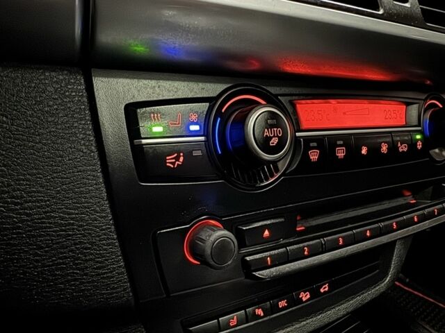 Черный БМВ Х5, объемом двигателя 4.8 л и пробегом 210 тыс. км за 11000 $, фото 13 на Automoto.ua