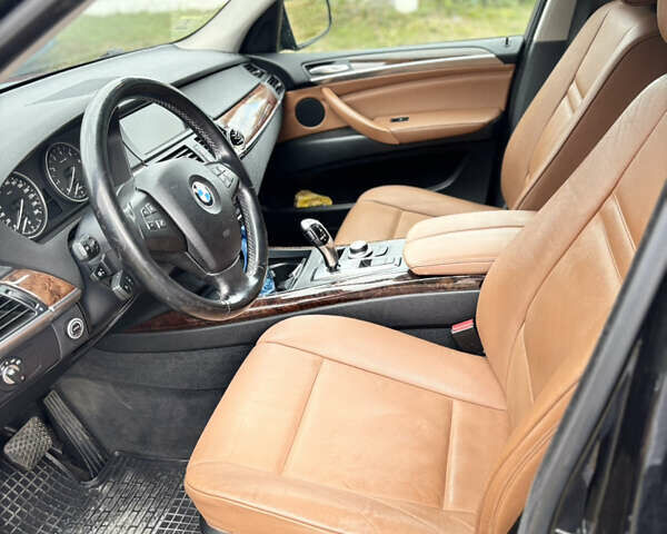 Черный БМВ Х5, объемом двигателя 3 л и пробегом 312 тыс. км за 11000 $, фото 10 на Automoto.ua