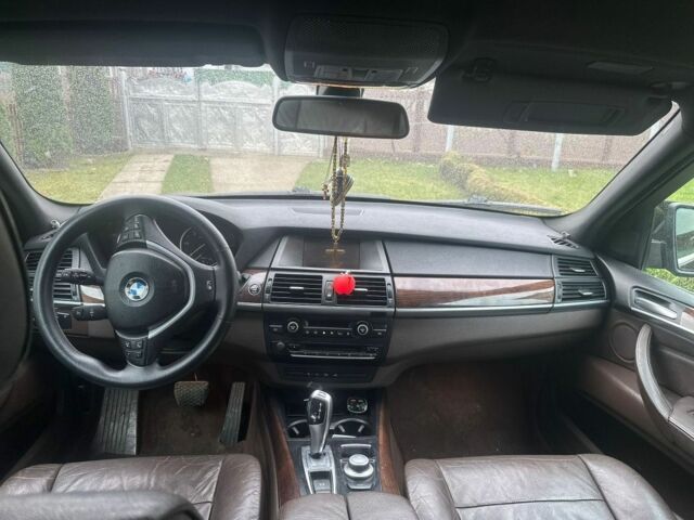 Черный БМВ Х5, объемом двигателя 3 л и пробегом 427 тыс. км за 15700 $, фото 4 на Automoto.ua