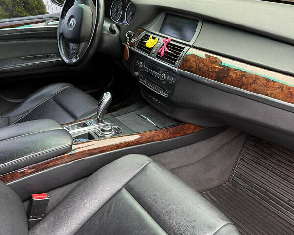 Черный БМВ Х5, объемом двигателя 3 л и пробегом 280 тыс. км за 13500 $, фото 5 на Automoto.ua