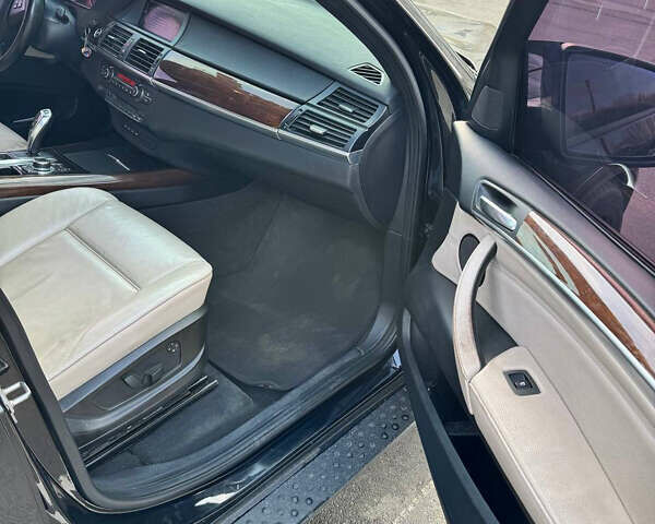 Черный БМВ Х5, объемом двигателя 3 л и пробегом 198 тыс. км за 14000 $, фото 10 на Automoto.ua