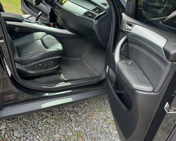 Черный БМВ Х5, объемом двигателя 2.99 л и пробегом 330 тыс. км за 17200 $, фото 42 на Automoto.ua