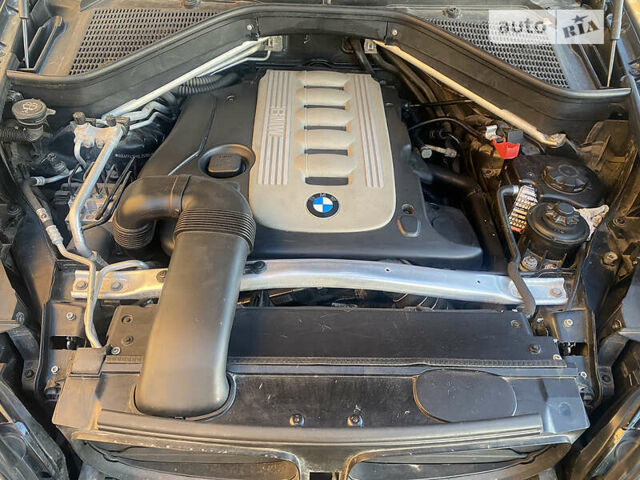 Черный БМВ Х5, объемом двигателя 3 л и пробегом 274 тыс. км за 18000 $, фото 2 на Automoto.ua