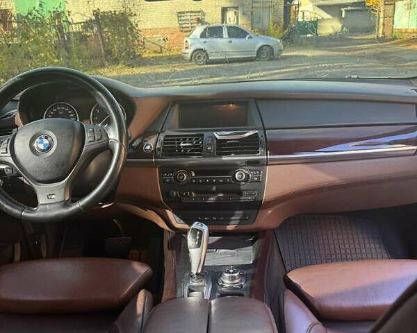 Чорний БМВ Х5, об'ємом двигуна 4.4 л та пробігом 216 тис. км за 11500 $, фото 1 на Automoto.ua