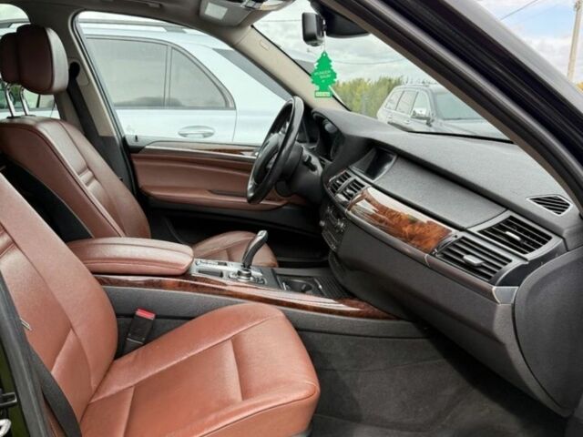 Чорний БМВ Х5, об'ємом двигуна 0 л та пробігом 260 тис. км за 4200 $, фото 6 на Automoto.ua