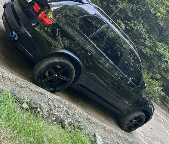 Черный БМВ Х5, объемом двигателя 3 л и пробегом 231 тыс. км за 14000 $, фото 3 на Automoto.ua