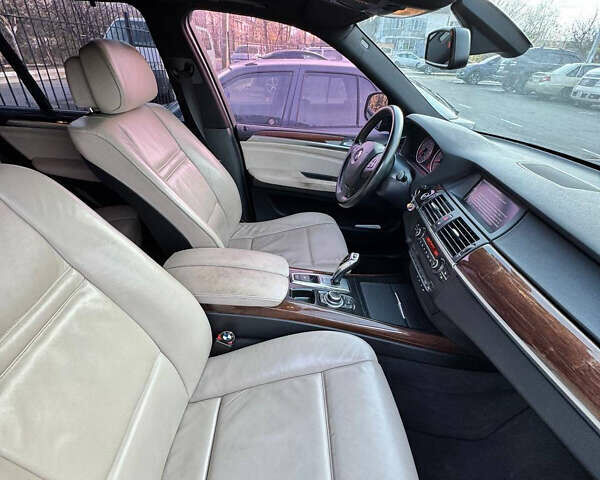 Черный БМВ Х5, объемом двигателя 3 л и пробегом 198 тыс. км за 14000 $, фото 6 на Automoto.ua