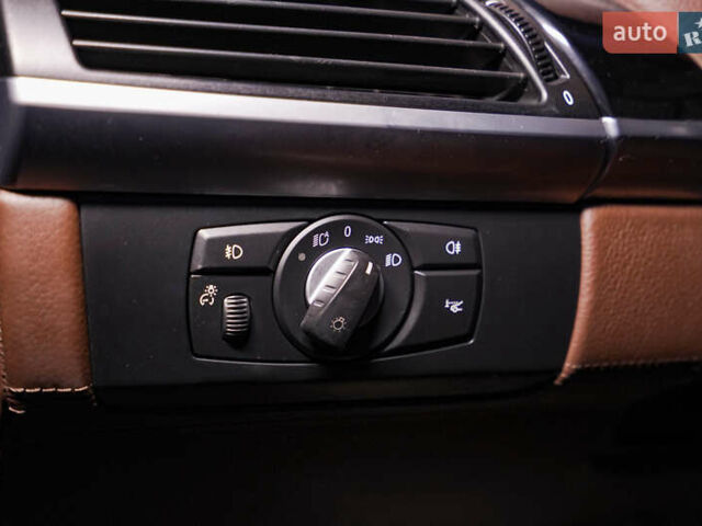 Чорний БМВ Х5, об'ємом двигуна 4.4 л та пробігом 195 тис. км за 16000 $, фото 12 на Automoto.ua