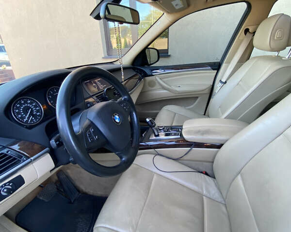 Черный БМВ Х5, объемом двигателя 2.98 л и пробегом 283 тыс. км за 11500 $, фото 6 на Automoto.ua