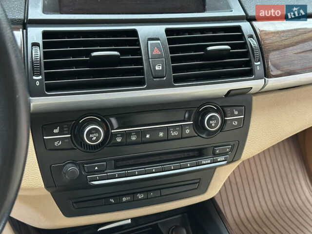 Черный БМВ Х5, объемом двигателя 3 л и пробегом 229 тыс. км за 16850 $, фото 111 на Automoto.ua