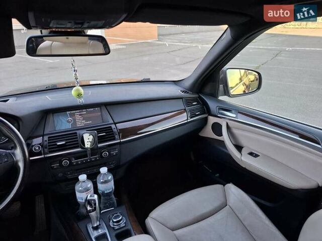 Чорний БМВ Х5, об'ємом двигуна 3 л та пробігом 260 тис. км за 16999 $, фото 16 на Automoto.ua