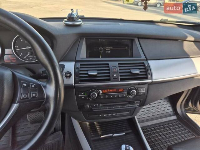 Черный БМВ Х5, объемом двигателя 3 л и пробегом 340 тыс. км за 16500 $, фото 2 на Automoto.ua