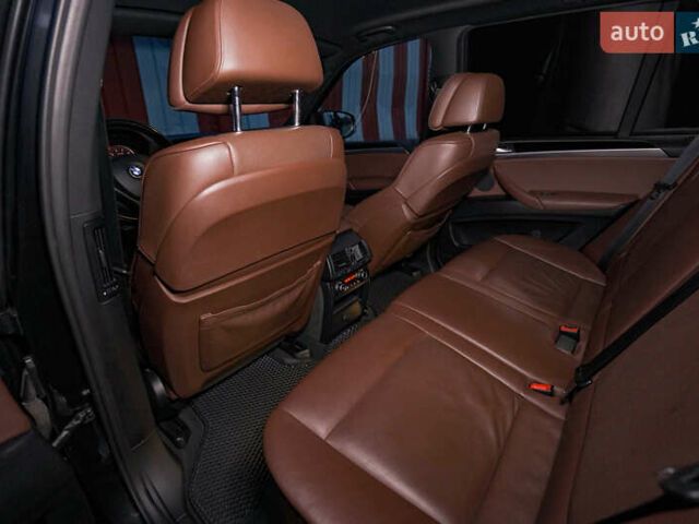 Чорний БМВ Х5, об'ємом двигуна 4.4 л та пробігом 195 тис. км за 16000 $, фото 18 на Automoto.ua