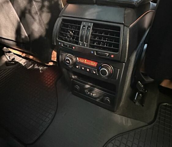 Черный БМВ Х5, объемом двигателя 3 л и пробегом 231 тыс. км за 14000 $, фото 10 на Automoto.ua