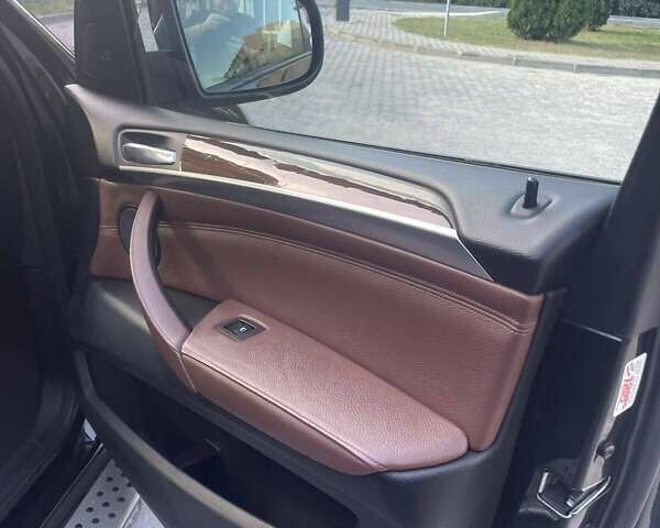 Чорний БМВ Х5, об'ємом двигуна 2.98 л та пробігом 158 тис. км за 9900 $, фото 29 на Automoto.ua