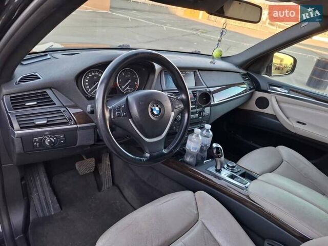 Чорний БМВ Х5, об'ємом двигуна 3 л та пробігом 260 тис. км за 16999 $, фото 12 на Automoto.ua