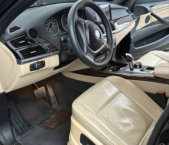 Черный БМВ Х5, объемом двигателя 3 л и пробегом 205 тыс. км за 18000 $, фото 4 на Automoto.ua