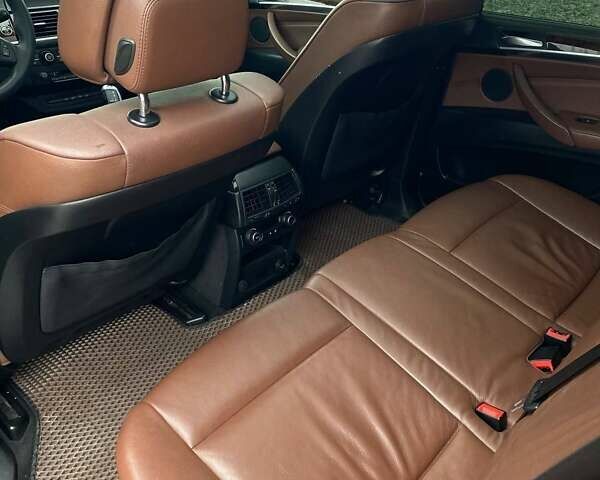 Черный БМВ Х5, объемом двигателя 2.98 л и пробегом 259 тыс. км за 17000 $, фото 7 на Automoto.ua