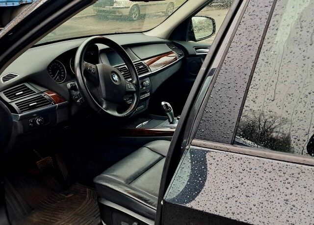 Черный БМВ Х5, объемом двигателя 3 л и пробегом 300 тыс. км за 8300 $, фото 5 на Automoto.ua