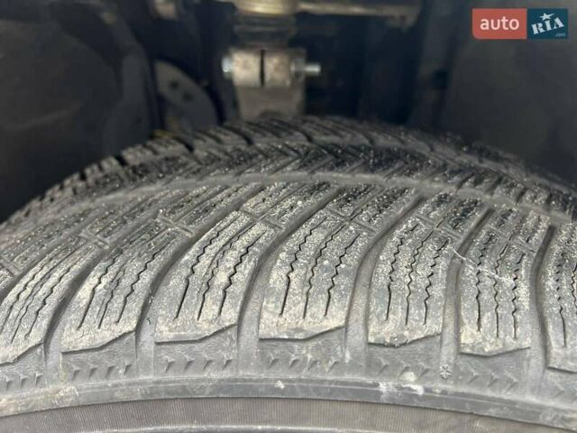 Черный БМВ Х5, объемом двигателя 3 л и пробегом 243 тыс. км за 15800 $, фото 37 на Automoto.ua