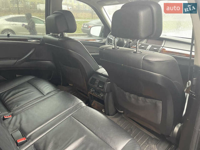 Чорний БМВ Х5, об'ємом двигуна 3 л та пробігом 212 тис. км за 14500 $, фото 35 на Automoto.ua