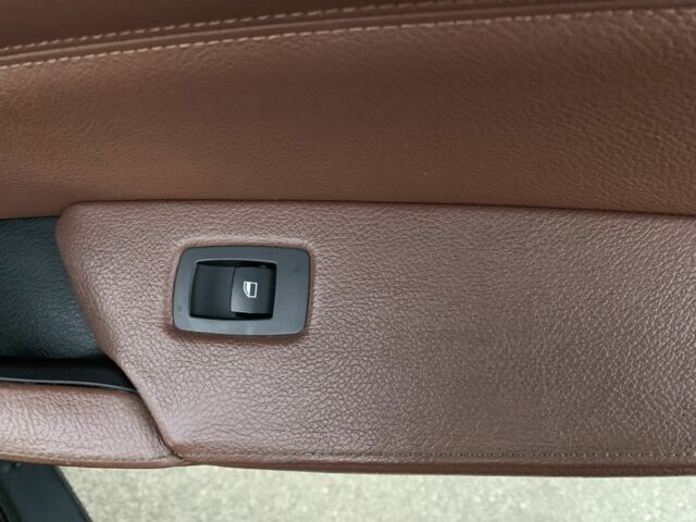 Чорний БМВ Х5, об'ємом двигуна 3 л та пробігом 290 тис. км за 13500 $, фото 21 на Automoto.ua